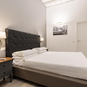 Standard Double Room Via della Frezza