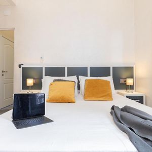Standard Double Room-Via del Corso 43